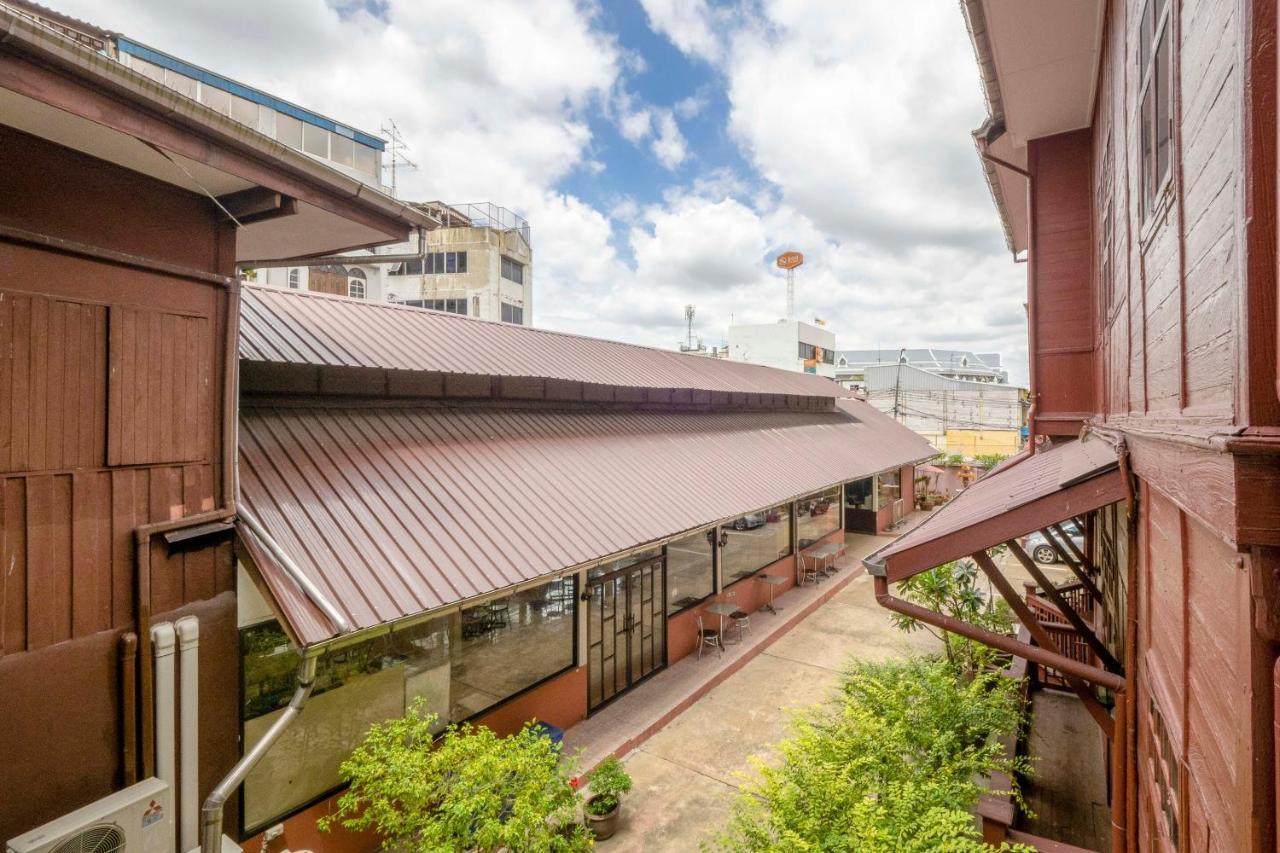 Oyo 1089 Baan Boran Hotel Bangkok Buitenkant foto