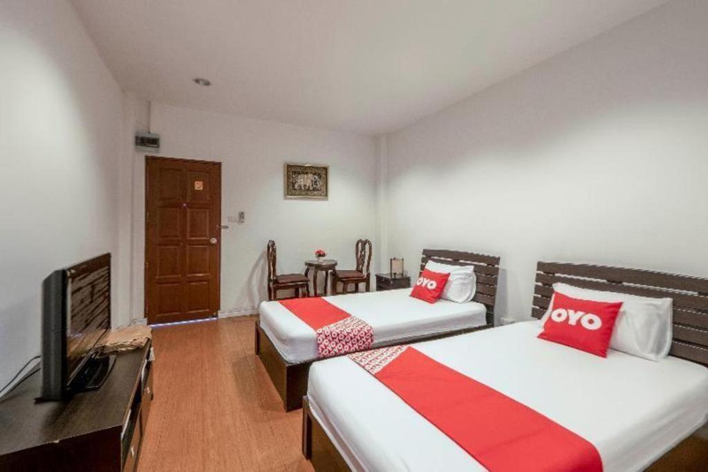 Oyo 1089 Baan Boran Hotel Bangkok Buitenkant foto