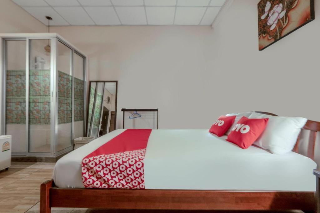 Oyo 1089 Baan Boran Hotel Bangkok Buitenkant foto