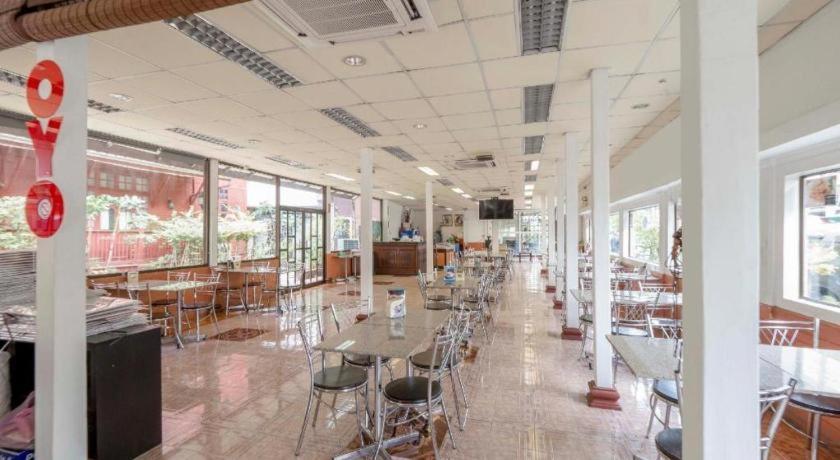Oyo 1089 Baan Boran Hotel Bangkok Buitenkant foto
