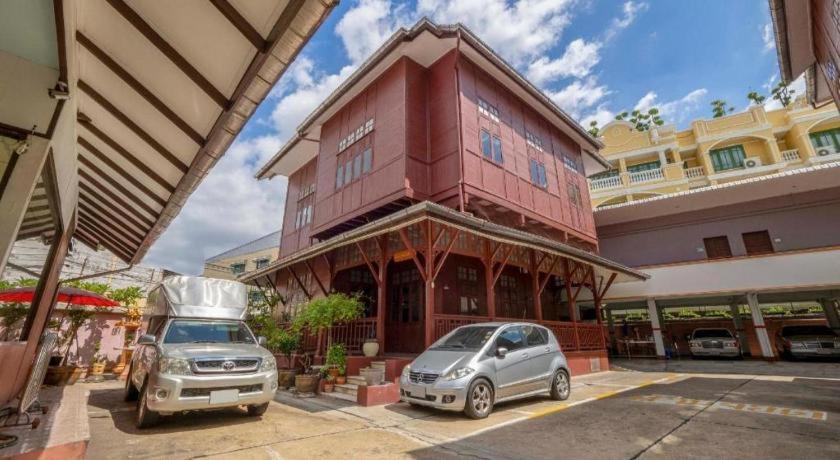 Oyo 1089 Baan Boran Hotel Bangkok Buitenkant foto