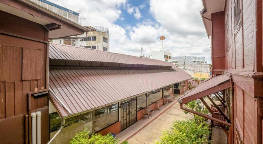 Oyo 1089 Baan Boran Hotel Bangkok Buitenkant foto