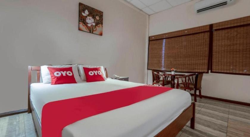 Oyo 1089 Baan Boran Hotel Bangkok Buitenkant foto